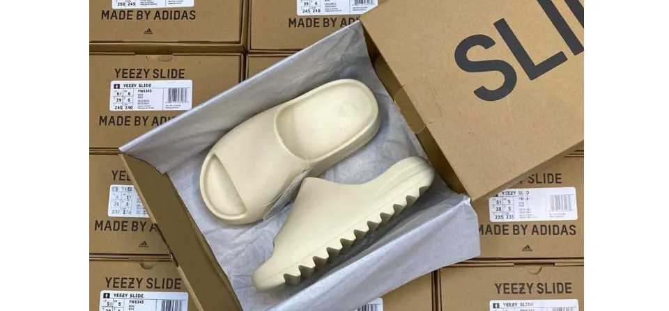 Authentic Quality Yeezy Slide Plain Off-White Couple Slides with