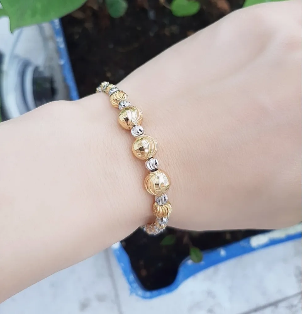 Vòng tay nữ mạ vàng 18k cao cấp lắc bi cách điệu trắng - vàng | Lazada.vn Vòng Tay Nữ Mạ Vàng 18K Cao Cấp Lắc Bi Cách Điệu Trắng - Vàng | Lazada.Vn