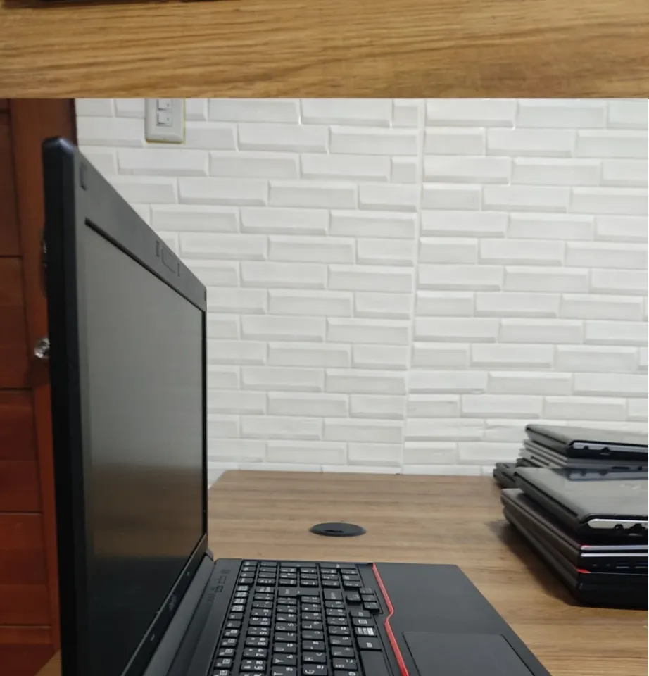 FUJITSU LIFEBOOK A574/H | INTEL CORE i5 - 4210M 2.6GHz | 4GB RAM