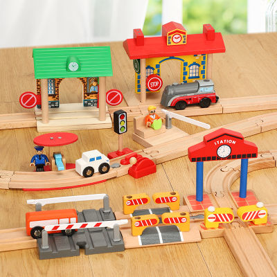 ของเล่นรางรถไฟอุปสรรคไม้ฉากกั้นถนนอุปกรณ์เสริมชุดรางรถไฟไม้ที่เข้ากันได้ของเล่นเด็ก