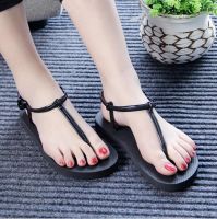 Woodrowo I.j Shop  LALANG Women Flat Sandals T-clip Roman Sandals Summer Beach Flip Flops (Black)