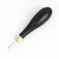 【Must-have】 Diamond Shape Awl Wooden Handle Needle Stitching Tool Craft Sewing (ขนาด S) -สากล