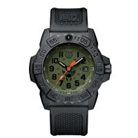 Luminox นาฬืกาข้อมือผู้ชาย รุ่น 3501.BO.TV.SET - Green/Black รับประกันศูนย์ 2 ปี ของแท้