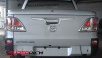 SA คิ้วตกแต่งฝากระบะท้าย (ตัวบน)โครเมี่ยม (Tail gate Trim) / Mazda BT-50 2012