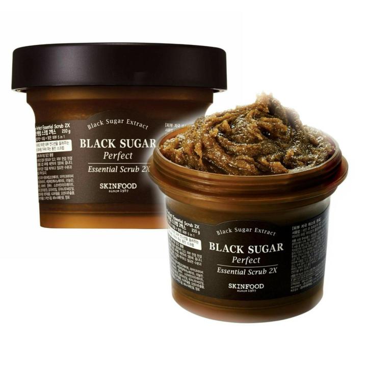 Skinfood Black Sugar Perfect Essential Scrub 2X 210g สครับสูตรเข้มข้นด้วยเม็ดสครับที่มีประสิทธิภาพขัดเซลล์ผิว