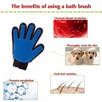 True Touch ถุงมือสำหรับอาบน้ำ /หวีขน /แปรงขนสัตว์เลี้ยง หวีขนหมาและขนแมว FIVE FINGER DESHEDDING GLOVE