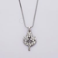 MONO JEWELRYสร้อยคอสีเงินพร้อมจี้คลิสตัลลายดอกไม้รุ่นMN926L