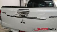 SA ครอบมือเปิดท้ายกระบะพร้อมดาบโครเมี่ยม V.1/ Mitsubishi Triton 2015